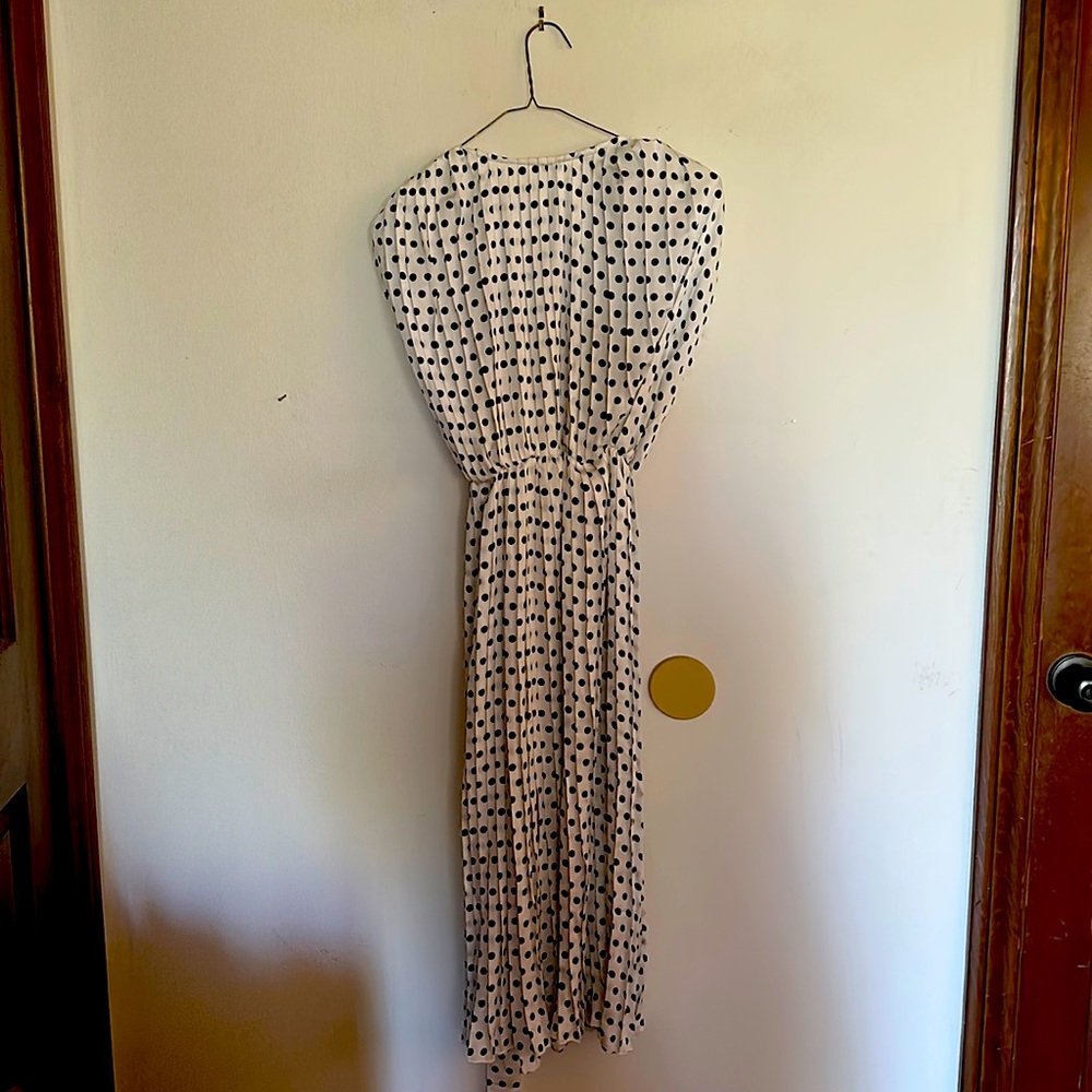 Pretty little thing white polka dot pleated sleeveless mid dress size 8 -UK size